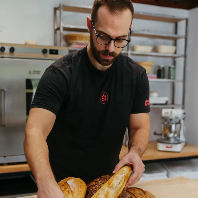 Simply Bread Bakkershandtekening T-shirt maat L